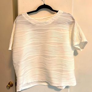 LIKE NEW! Fashion Nova 2 piece Casual Set ! All white set . Shorts and shirt XL